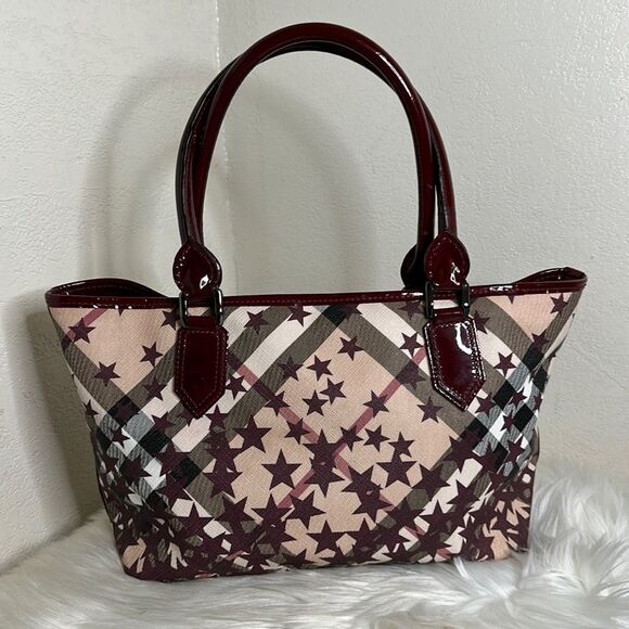 Burberry Handbags - 💯Authentic Burberry Tote Handbag🍀